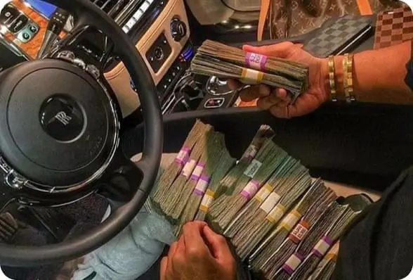 Liasse d'argent voiture Immediate Profit app